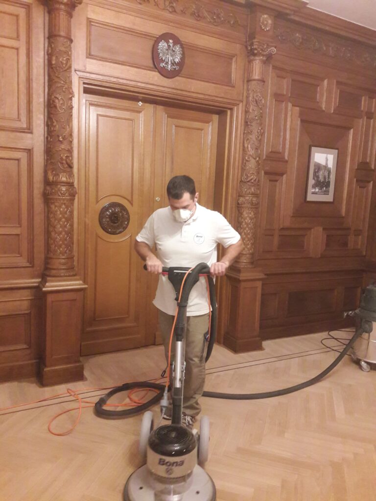 FLOOR SANDING