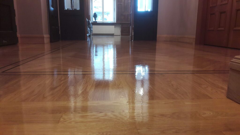 WOOD FLOOR POLISHED